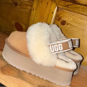 UGG Women's Brown and Cream Platform Sandals